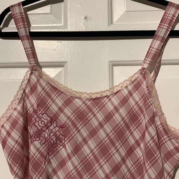 Rose and white plaid slip with lace trim - Picture 3 of 9